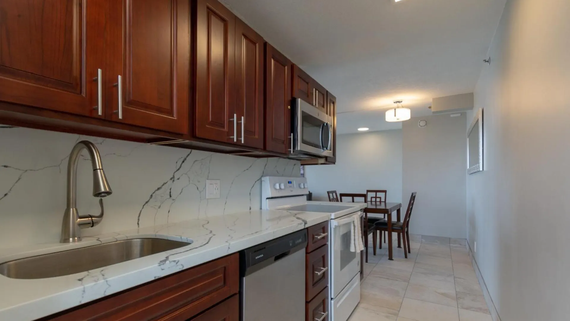 High Level Ocean View Corner Condo With Free Parking هونولولو 0*,  الولايات المتحدة الأمريكية