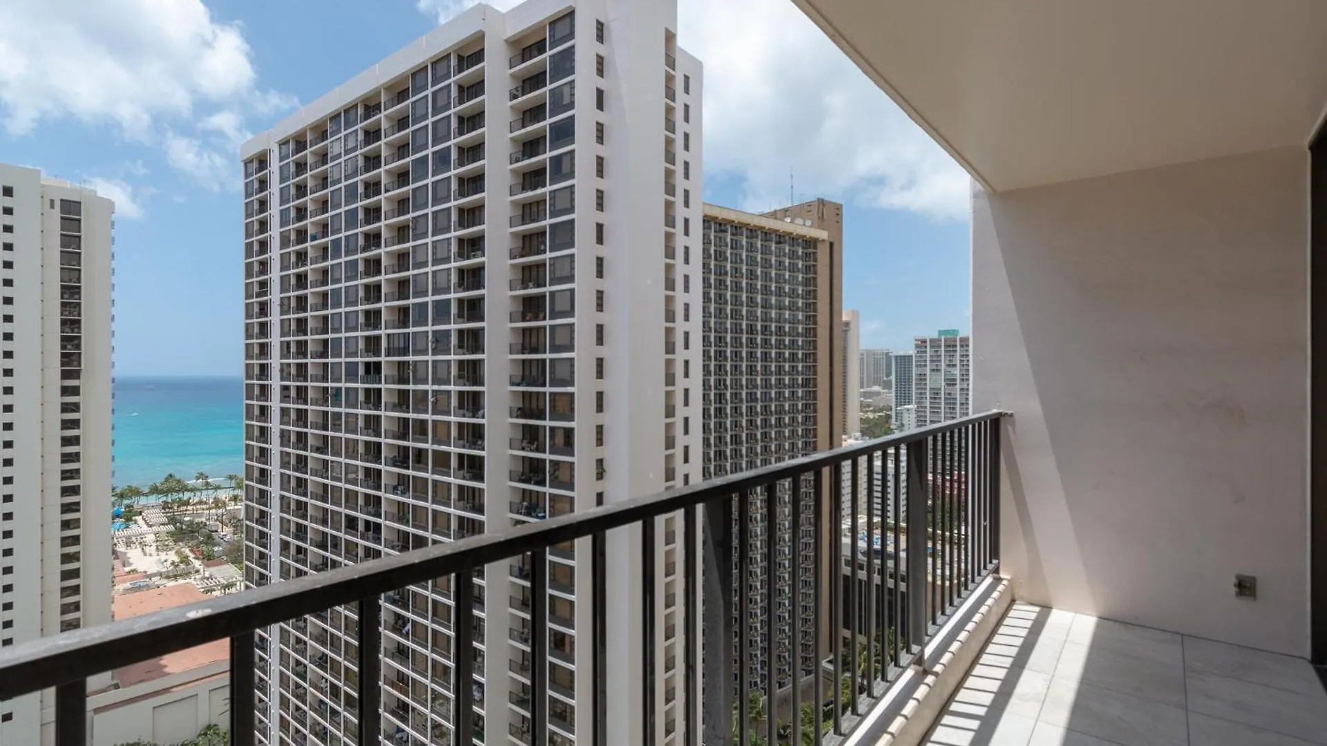 Apartament High Level Ocean View Corner Condo With Free Parking Honolulu Stany Zjednoczone Ameryki
